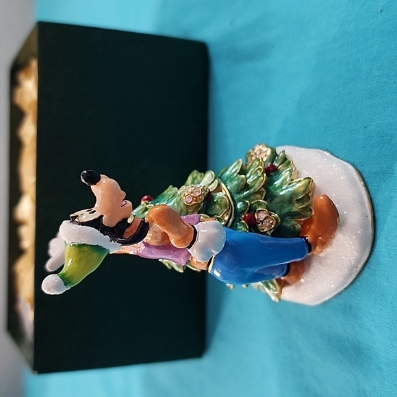 Department 56 Walt Disney Showcase Bejeweled Collection Goofy Limoge Box - Picture 4 of 15